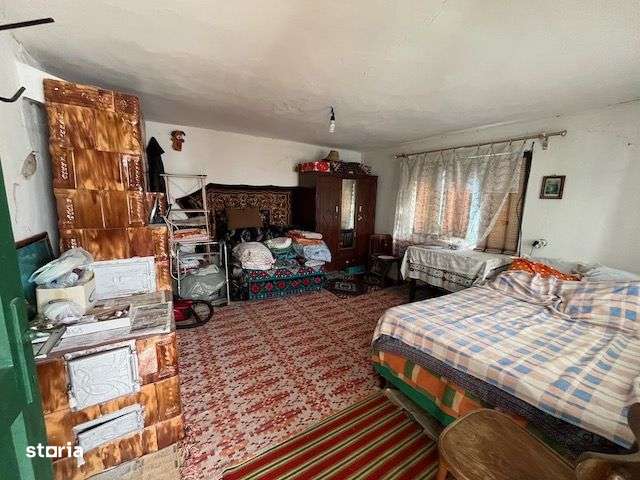Casa veche cu teren generos in com. Rosiile, Jud. Valcea-9