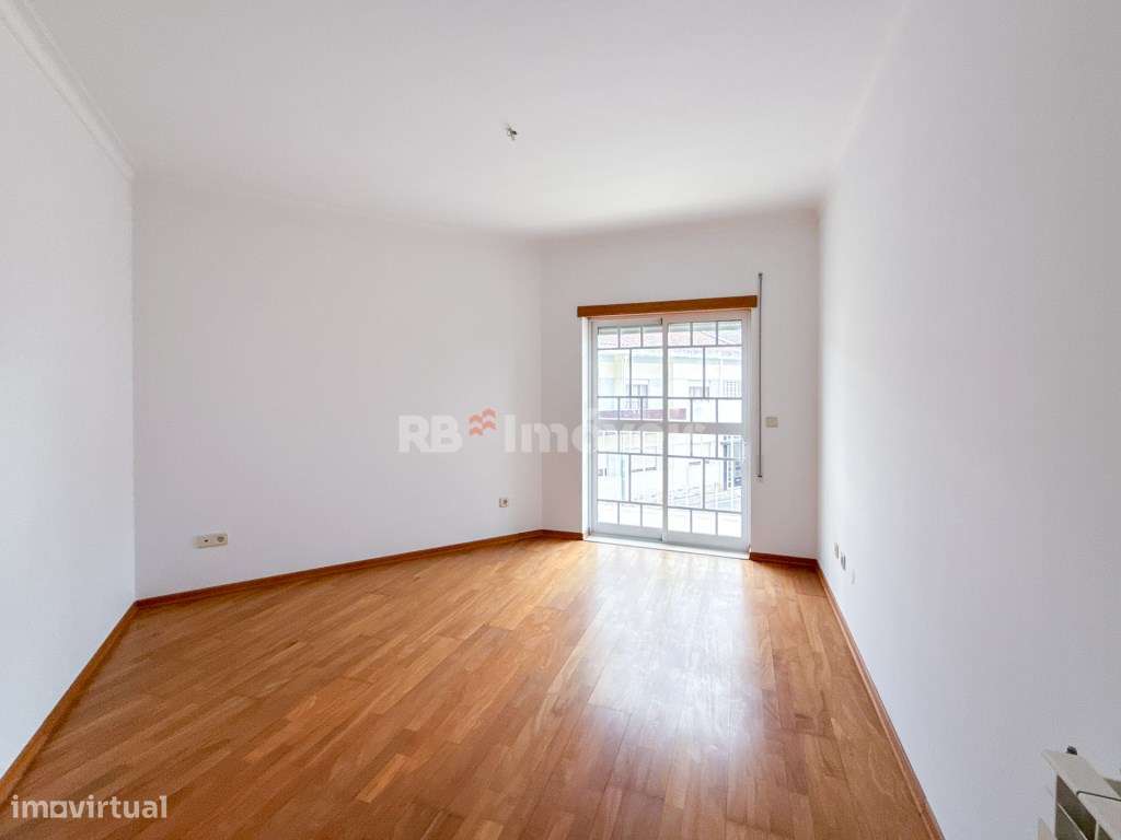 Apartamento T2 com garagem - Grande imagem: 4/17