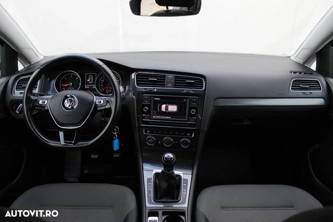 Volkswagen Golf 1.6 TDI Comfortline - 13