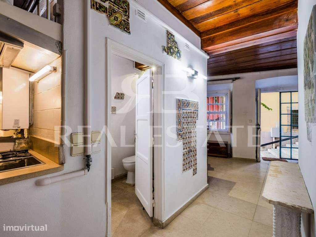 T1 - Chiado, Santa Catarina, centro de Lisboa.-18