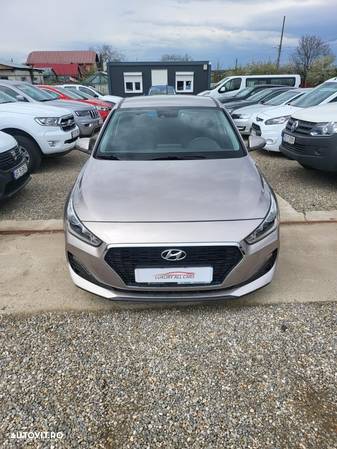 Hyundai I30 1.4 100CP 5DR M/T Classic - 18