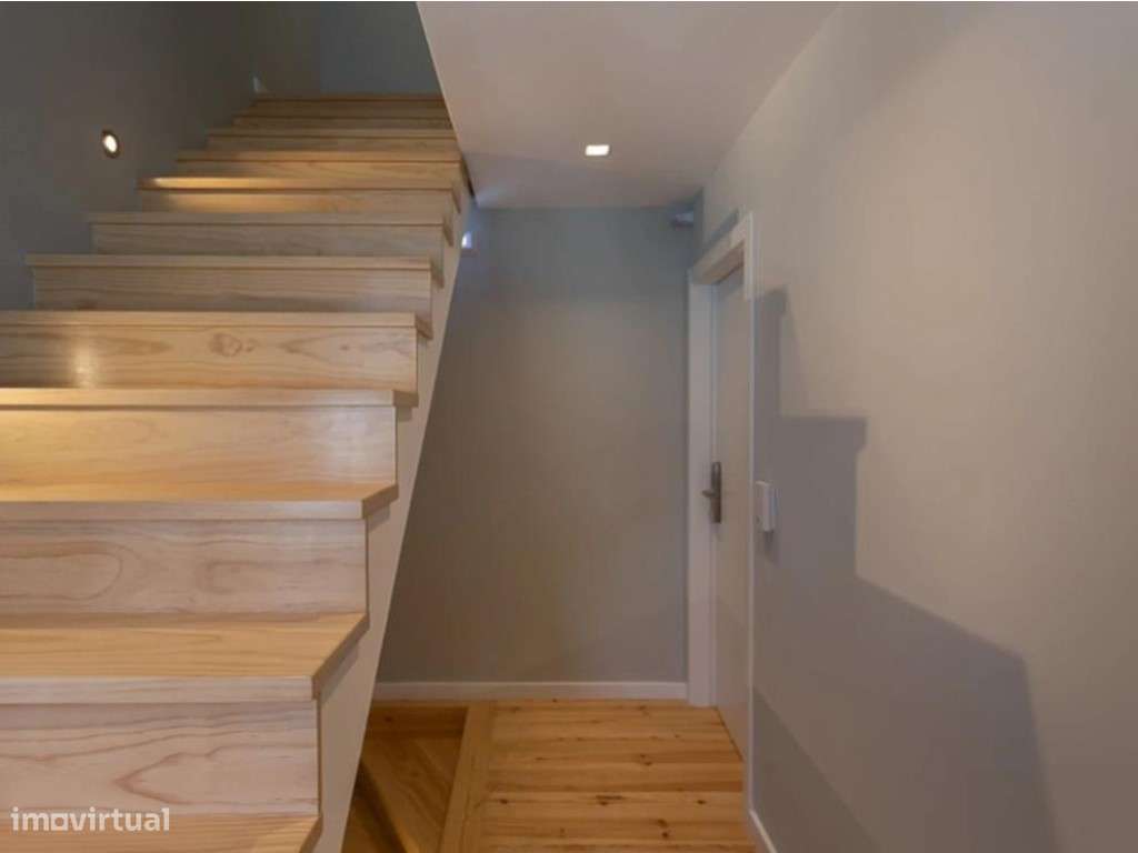 Prédio, Lisboa, Largo da Paz - Grande imagem: 4/5