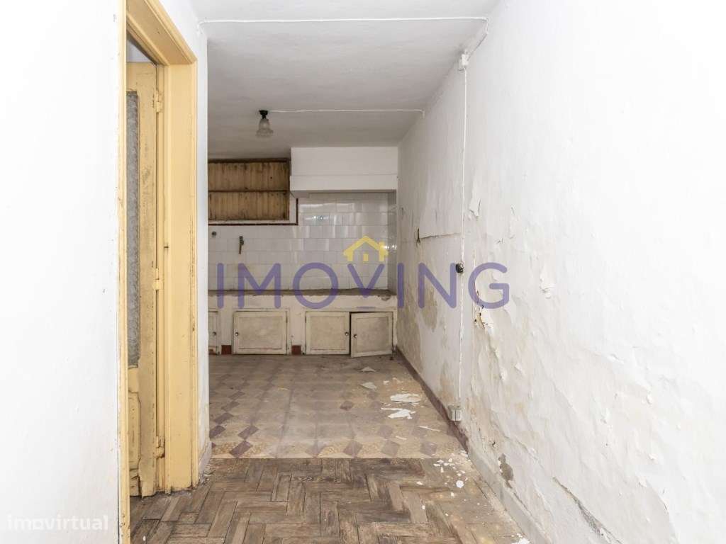 Prédio, moradia e garagens para Investimento-30