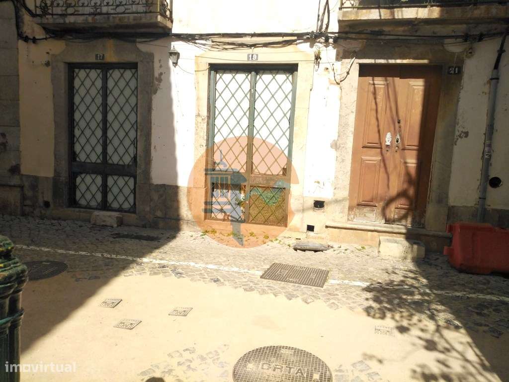 Prédio para reconstrução em pleno centro histórico de Tavira. - Grande imagem: 3/42