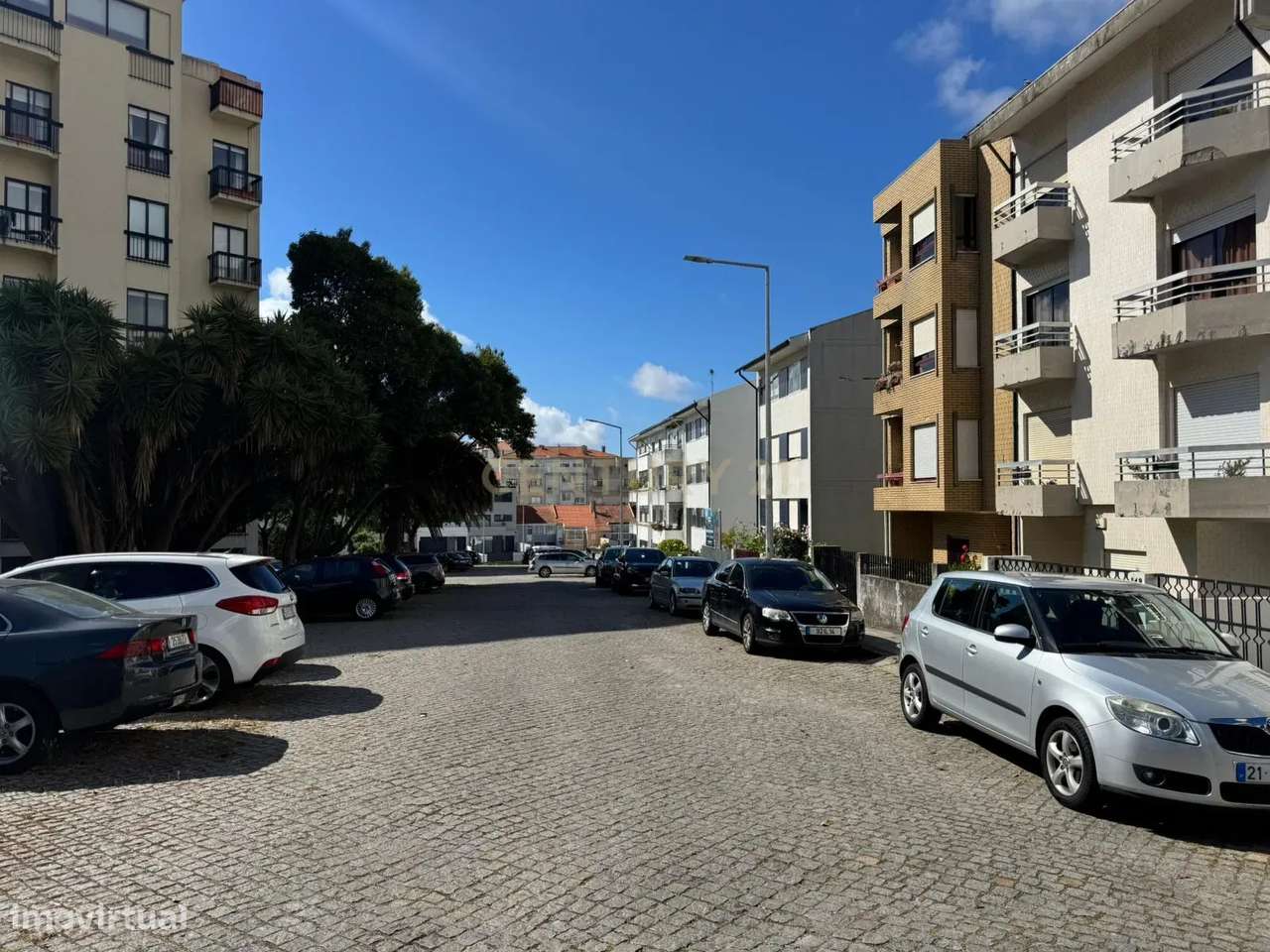 APARTAMENTO T4 DUPLEX NA PRAÇA PEDRA VERDE - ALDOAR-29