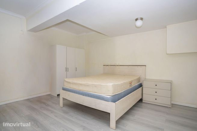 Apartamento T1+1 em Amadora com Elevador-8
