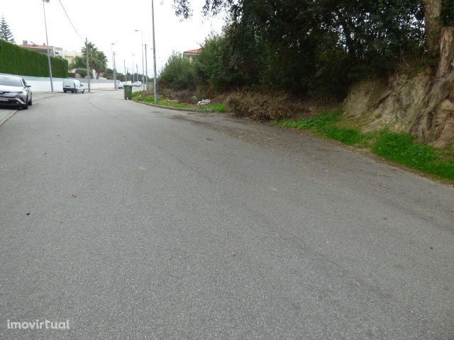 Lote Terreno Perosinho ao Colegio dos Carvalhos construção Moradia