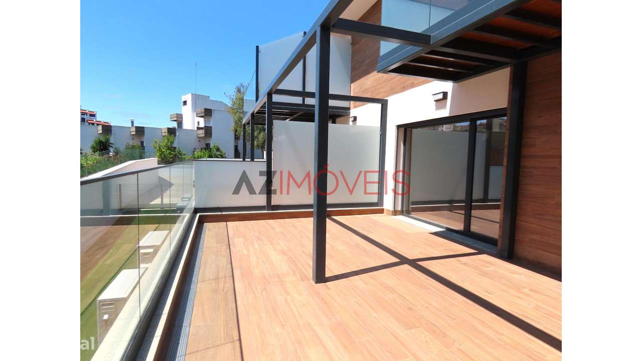 MORADIA NOVA T4 NO CENTRO DE LEIRIA-14