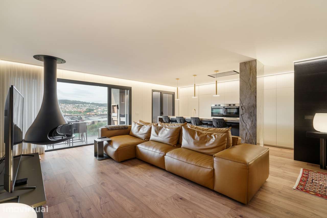 Elegante apartamento T3 em condomínio fechado na encosta do Bom Jesus - Grande imagem: 2/48