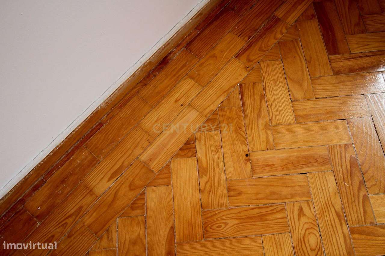 Apartamento T3 Central Almada Remodelado-3