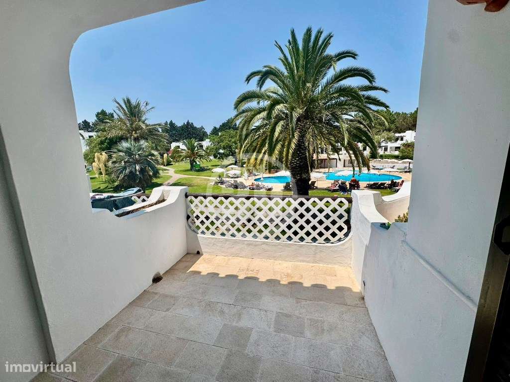 T1 com Três Terraços e Vista para a Piscina - Licença AL Ativa-22