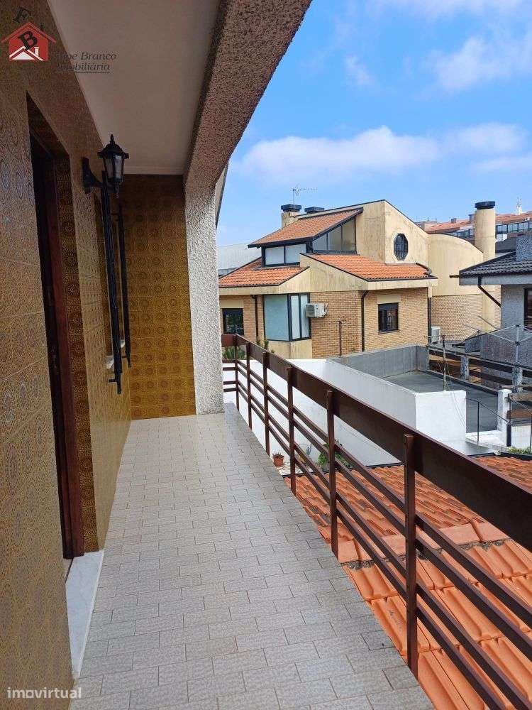 ESPAÇOSA MORADIA V5 3 FRENTES 800M DO GAIASHOPPING-6