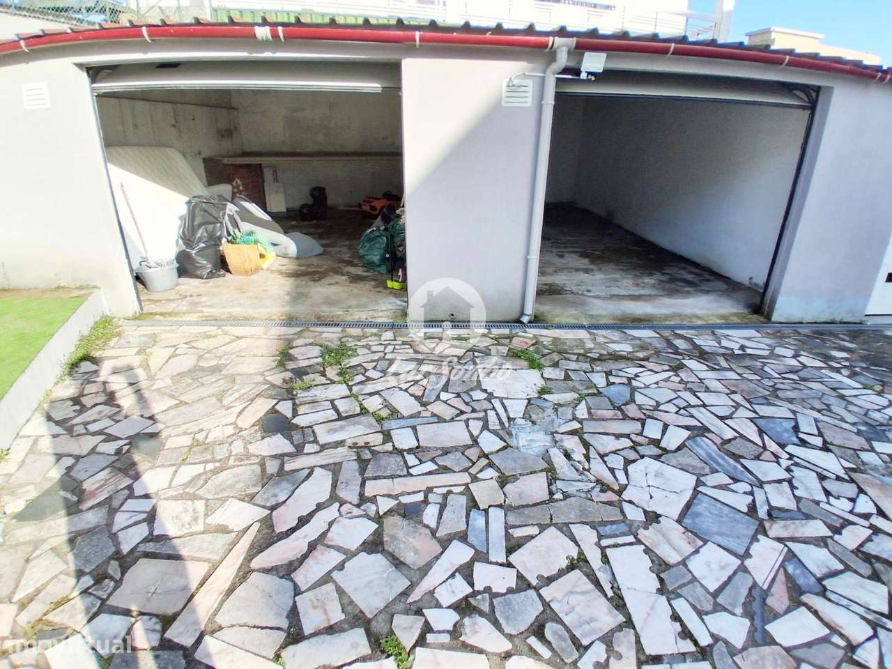 Andar moradia T3 totalmente renovado, com três frentes e excelente ...-25