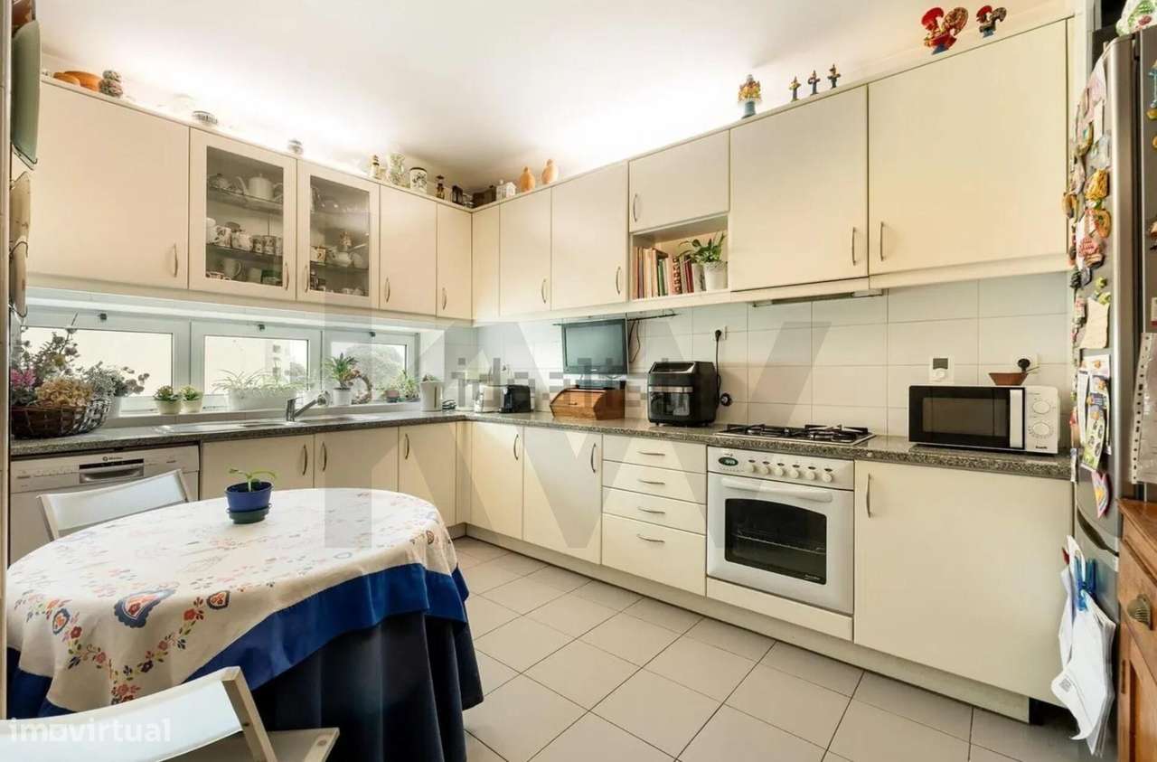Apartamento T4 na Primeira Linha de Mar em Matosinhos-15