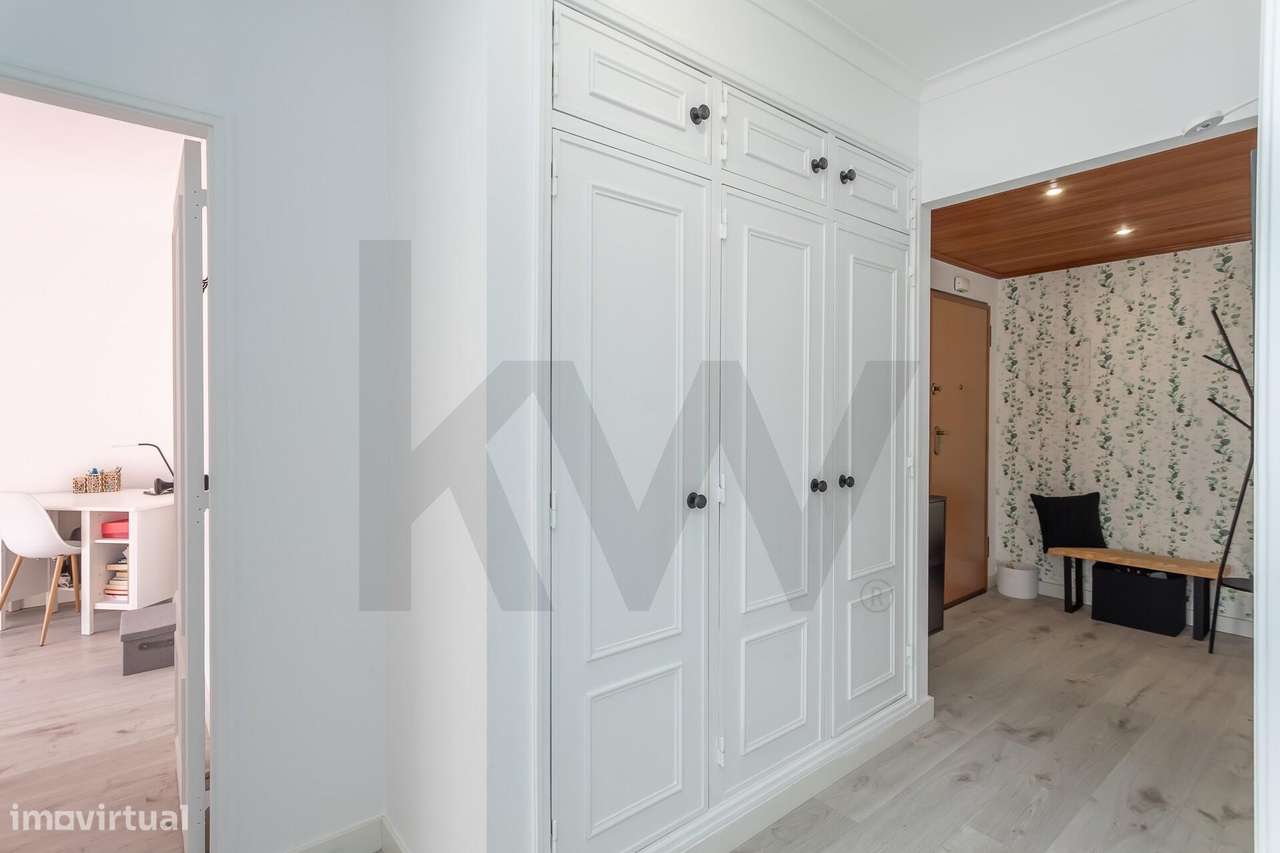 O Seu Novo Refúgio na Avenida de Fitares : T2 renovado e cheio de sol-26