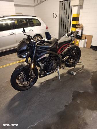 Triumph Street Triple - 9