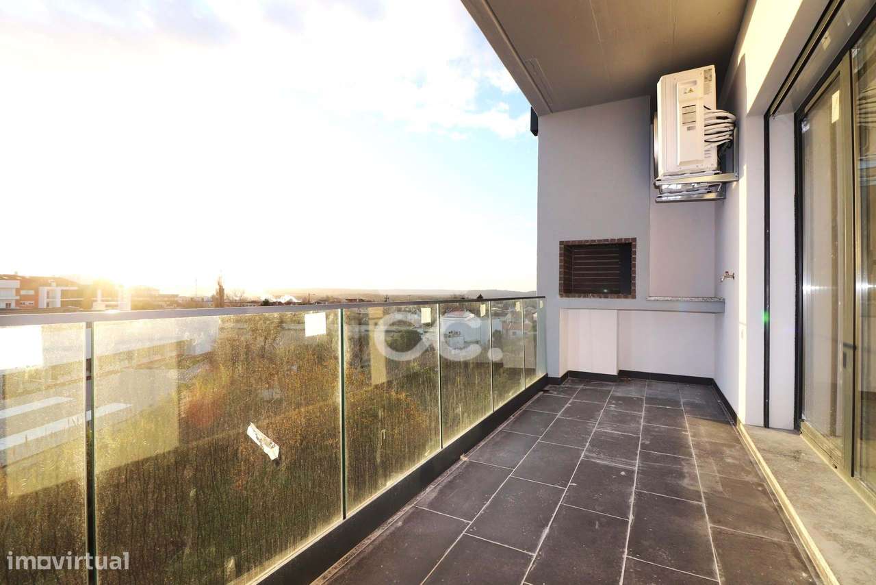 T3 novo com Churrasqueira, garagem fechada e 1 lugares de estacionamen - Grande imagem: 4/10