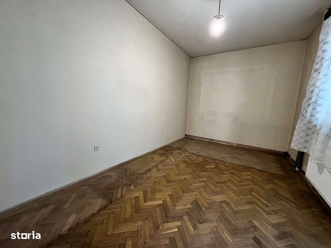 Apartament cu 3 camere, locatie deosebita, zona Spitalul Judetean.-4
