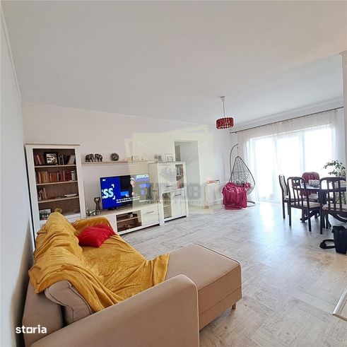 Apartament 2 camere dressing balcon si parcare zona Triajului