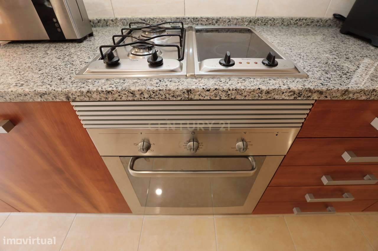 Apartamento T3  || Box 3 viaturas-16