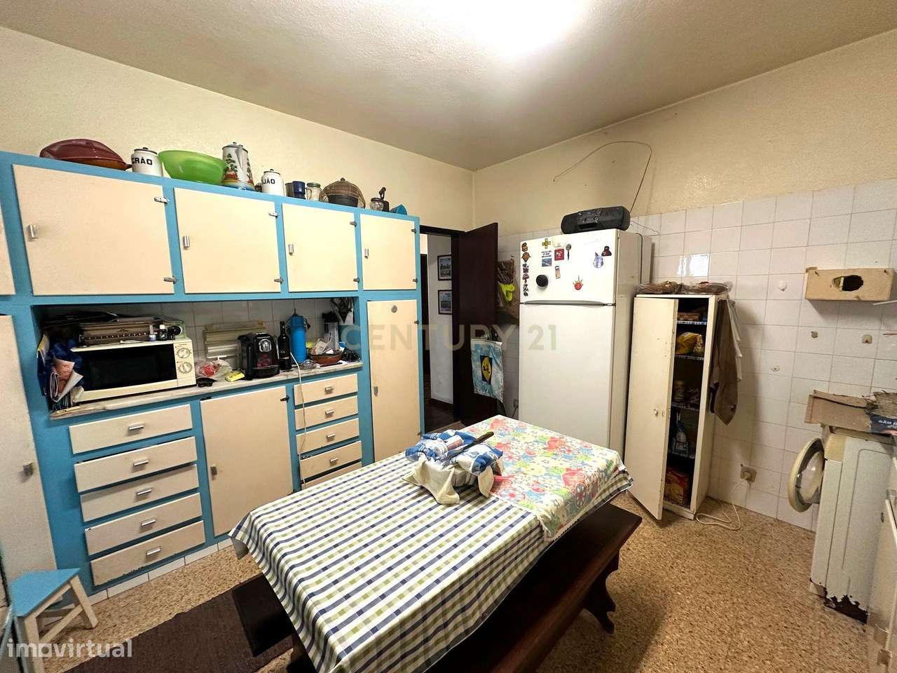 CAPARIDE-Moradia com 3 apartamentos independentes-12