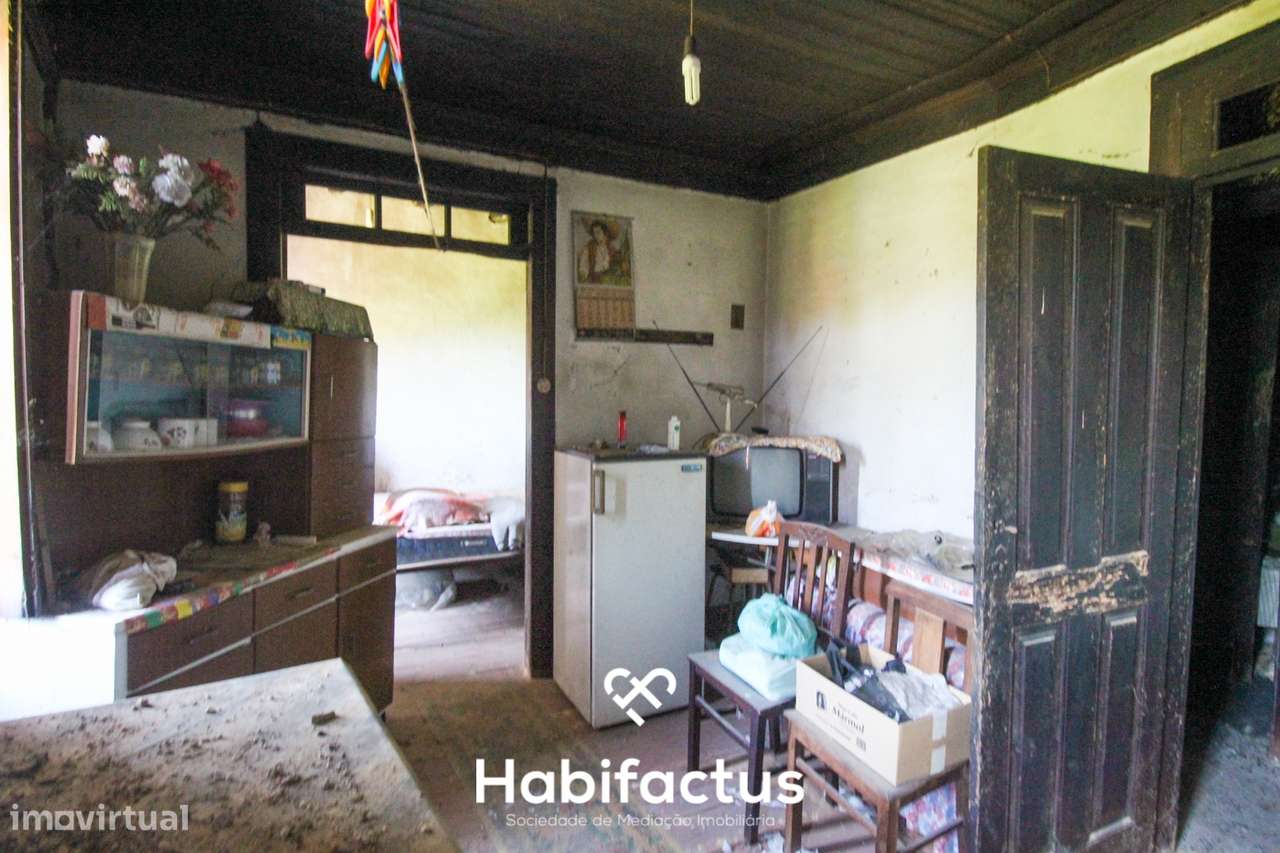 Moradia para venda, encanto rústico  em pedra para restaurar em Sobral - Grande imagem: 5/19