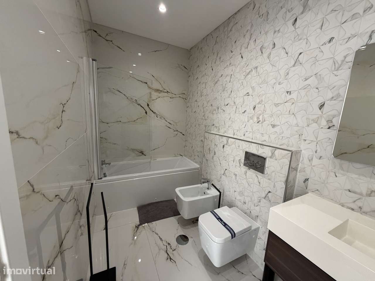 Moradia T4 NOVA com box e piscina-40