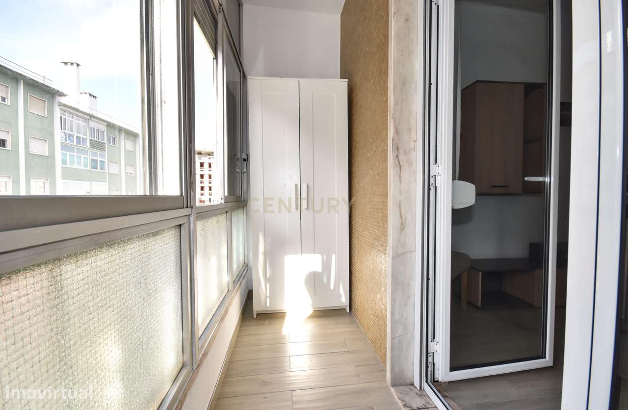 Apartamento T1 na Ameixoeira remodelado e mobilado - Grande imagem: 4/19