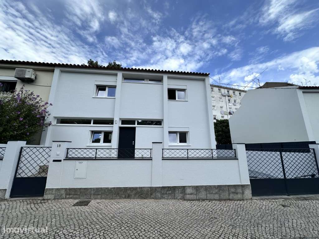 Moradia de Luxo V5 - Conforto, Modernidade e Elegância-30