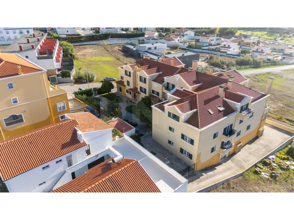 Apartamento T2+1, para venda, em São Pedro da Cadeira, no eixo Eric...-22