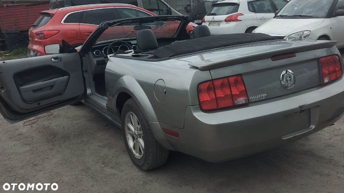 Ford Mustang 4.0 V6 - 5