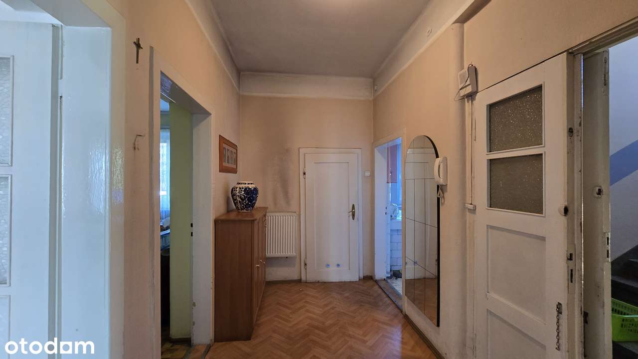 Dom z potencjałem! Przestronny, dwa odrębne lokale, duża działka!-17