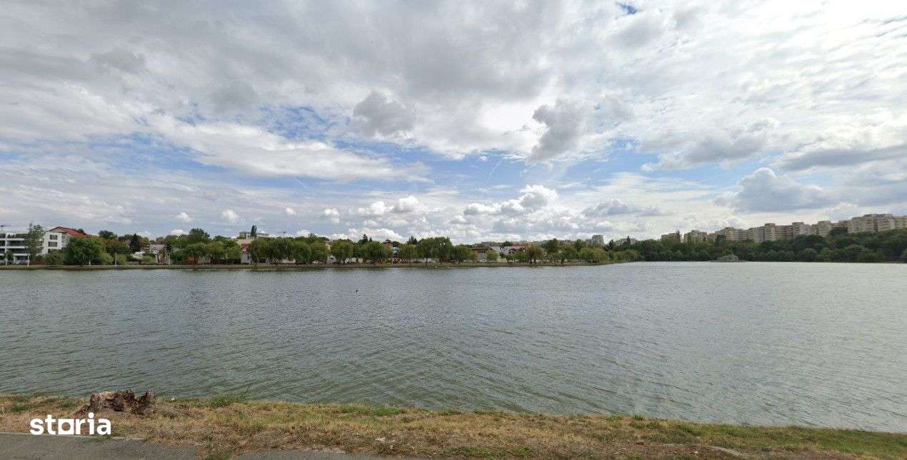 VAND TEREN INTRAVILAN 300 MP CU 2 DESCHIDERI LANGA LACUL TEI - Imagine principală: 3/5