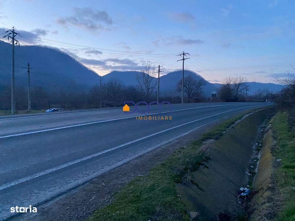 Teren intravilan Mehadia cu Fs la E70-4