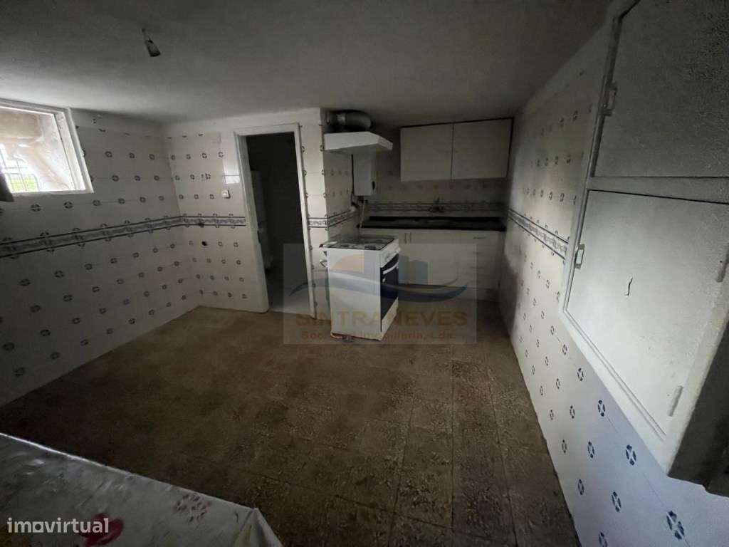 OPORTUNIDADE! 
T2 em CAVE localização Premium de Odivelas em Frent... - Grande imagem: 2/8