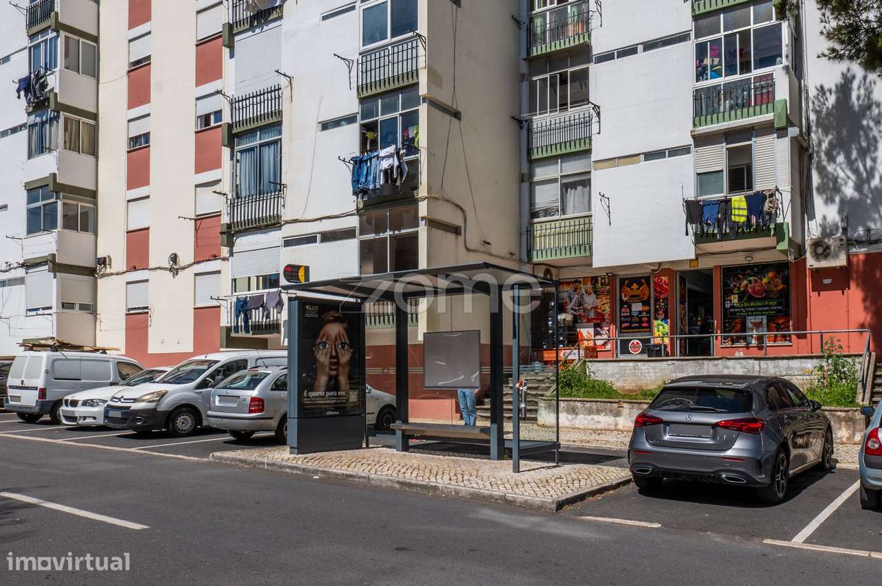 Apartamento T1+1 à venda Monte Abraão-15