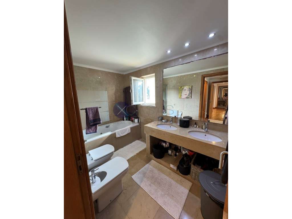 single-family residential building, with a T6 layout, comprising gr...-45