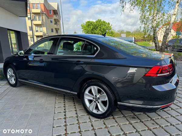 Volkswagen Passat 1.5 TSI EVO Elegance DSG - 4