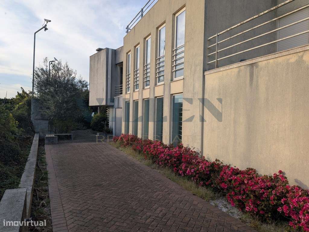 Moradia T5 de Luxo em São Romão do Coronado-0