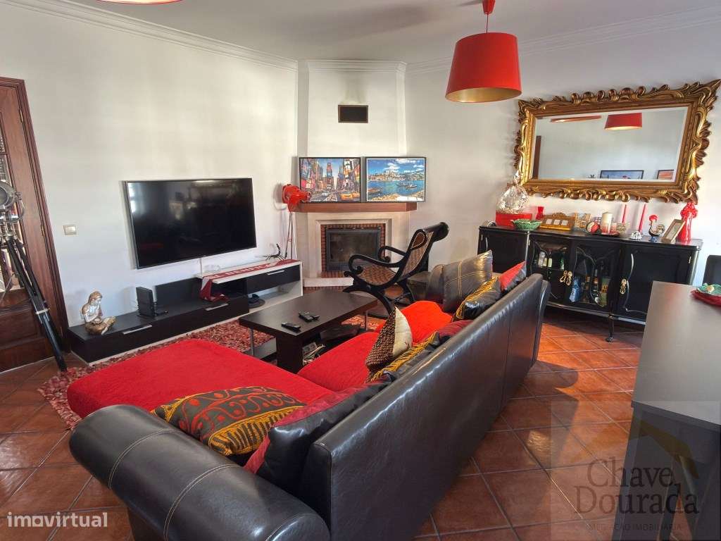 Apartamento T1+2 com garagem, em Santa Clara-13