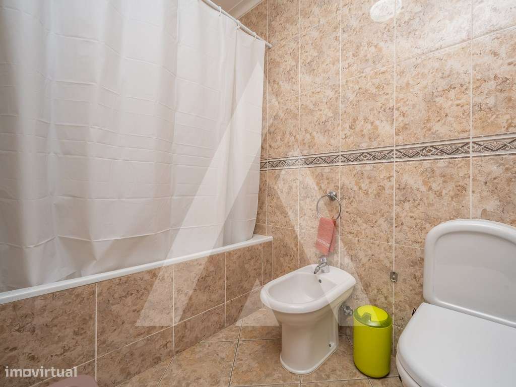 Apartamento T2 no Último Piso com Garagem Fechada - A 5 min de Sant...-15