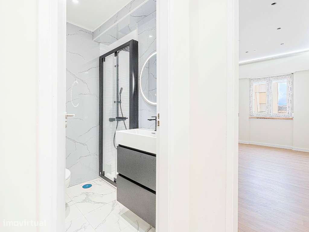 T3 Totalmente Remodelado - Avenida D. José I, Amadora-23