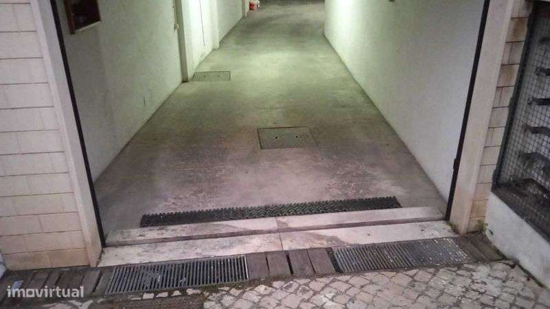 Lugar de Parqueamento - Grande imagem: 3/7