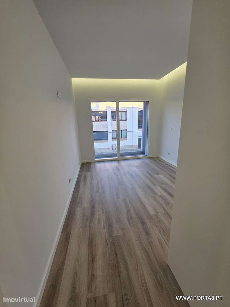 Apartamento T3 Novo com Duas Suites e Varanda — Barosa, Leiria-9