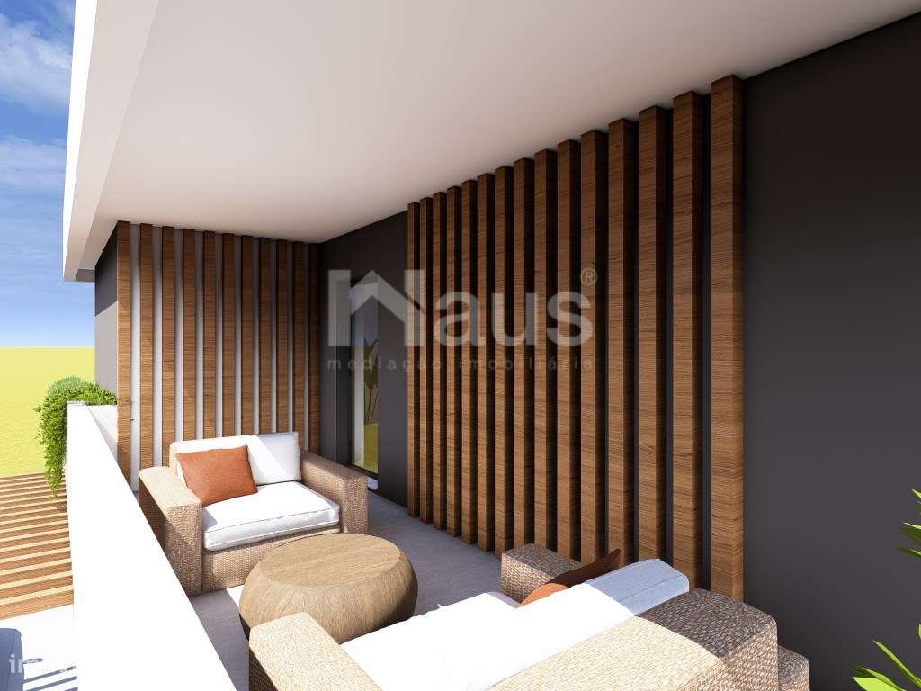 Moradia Geminada T3 com logradouro em fase de construção-11