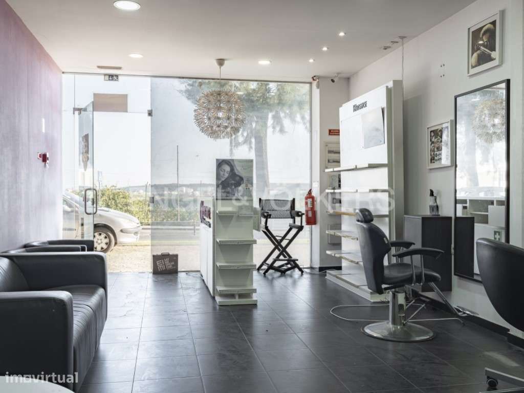 Upgrade para o seu Negócio: Espaço Comercial Moderno e Equipado - Grande imagem: 3/25