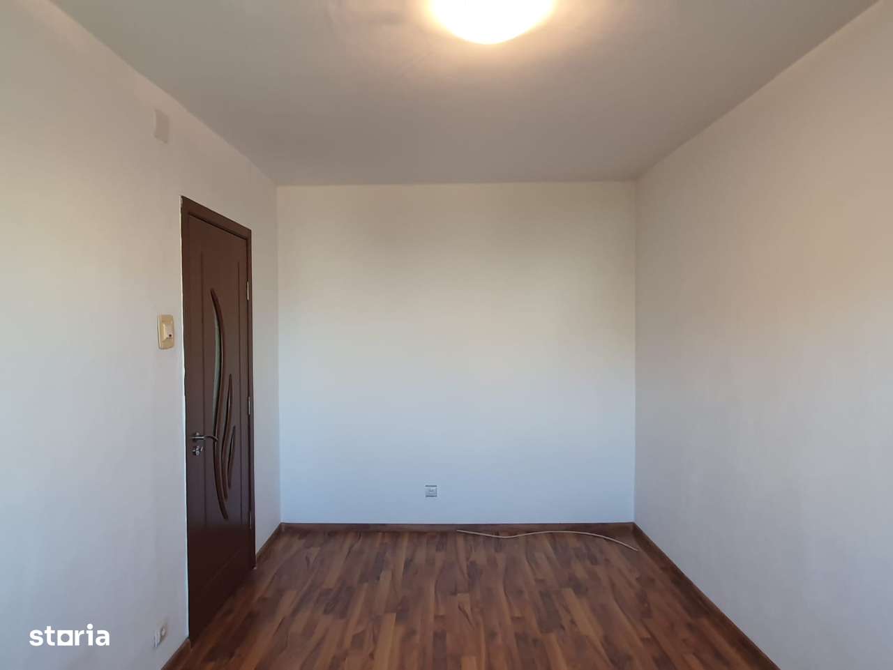 Vand apartament 2 camere spatios -zona Micalaca-1