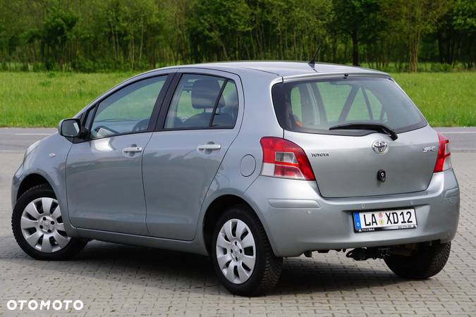 Toyota Yaris 1.33 Premium - 12