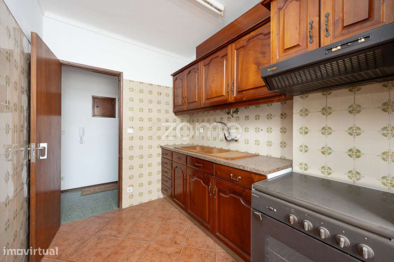 Apartamento T2 no Centro de Porto de Mós - Grande imagem: 2/40