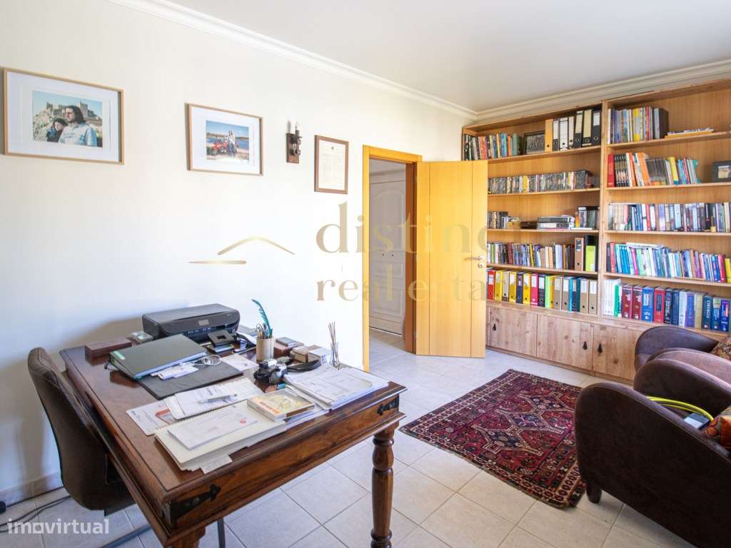 FANTÁSTICA/MORADIA EM BANDA/COM 4 QUARTOS/JARDIM & PISCINA/A APENAS...-10